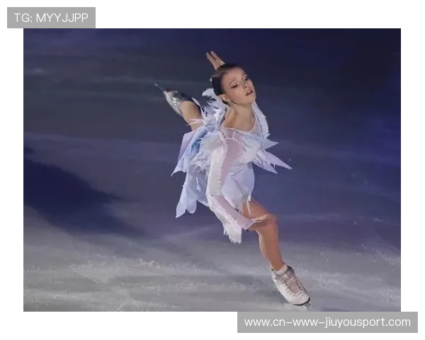 冰上舞蹈组合跌倒后完美补救，评委集体鼓掌