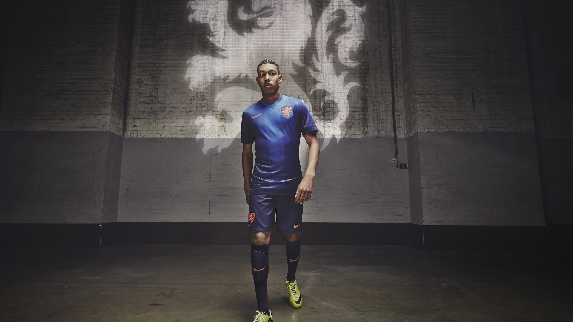 “无限可能,2025电竞舞台引爆年轻力量!”